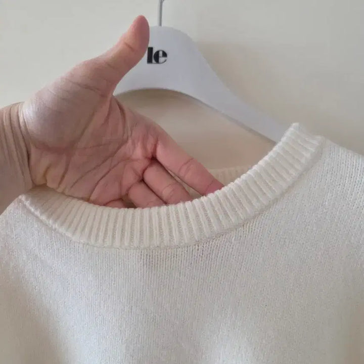 [BUNJANG] Zara Minnie Mouse Viscose Sequin Knit Sweater / 자라 미니마우스 비스코스 스팽글 니트