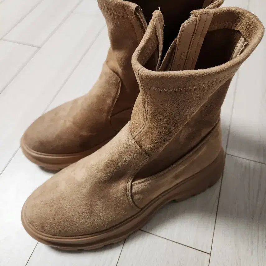 [BUNJANG] M.MOUK One-Coat Stretch Suede Boots Beige (Size 230) / 새상품급)엠.무크 원콧 스판부츠 스웨이드 베이지 사이즈230 집에서 한번