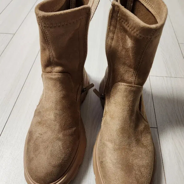 [BUNJANG] M.MOUK One-Coat Stretch Suede Boots Beige (Size 230) / 새상품급)엠.무크 원콧 스판부츠 스웨이드 베이지 사이즈230 집에서 한번