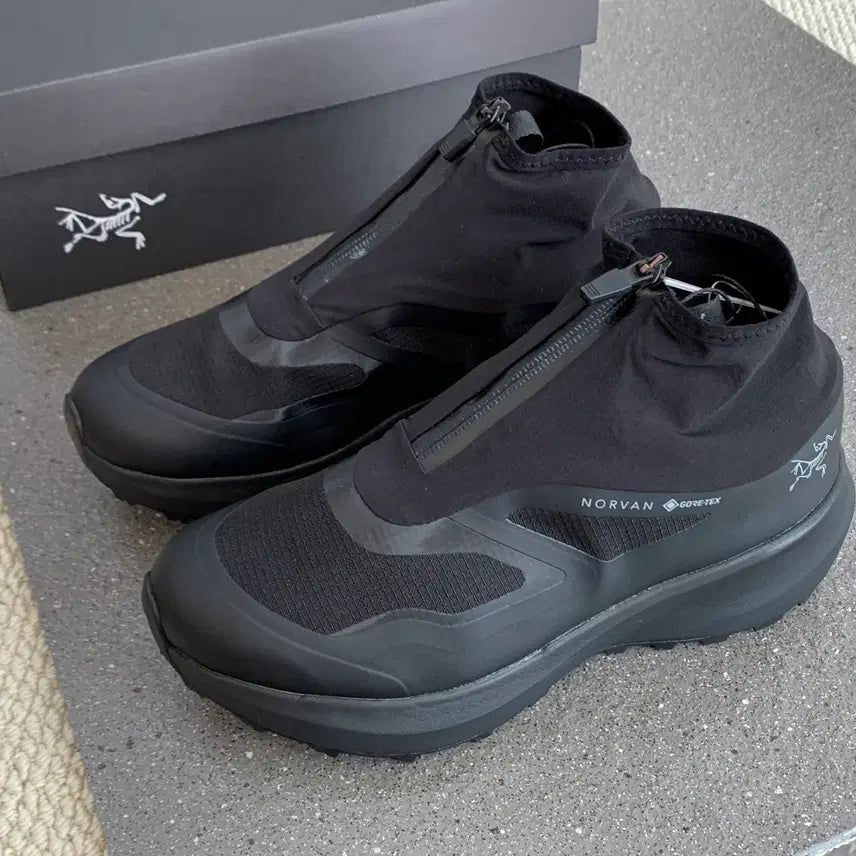 [BUNJANG] Arc'teryx Norvan Waterproof Sneakers / 아크테릭스 검정색 남여공용 방수 스니커즈 노르반 모델