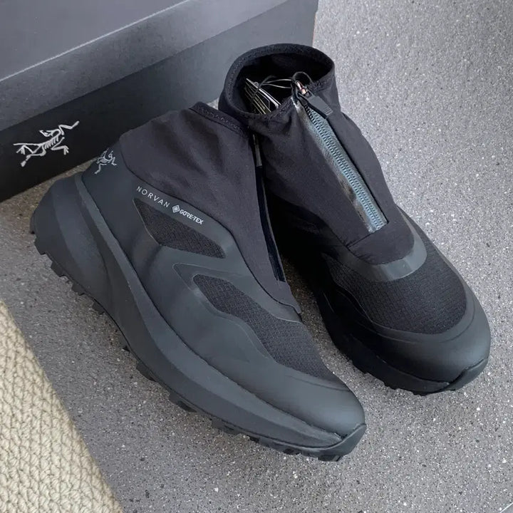 [BUNJANG] Arc'teryx Norvan Waterproof Sneakers / 아크테릭스 검정색 남여공용 방수 스니커즈 노르반 모델