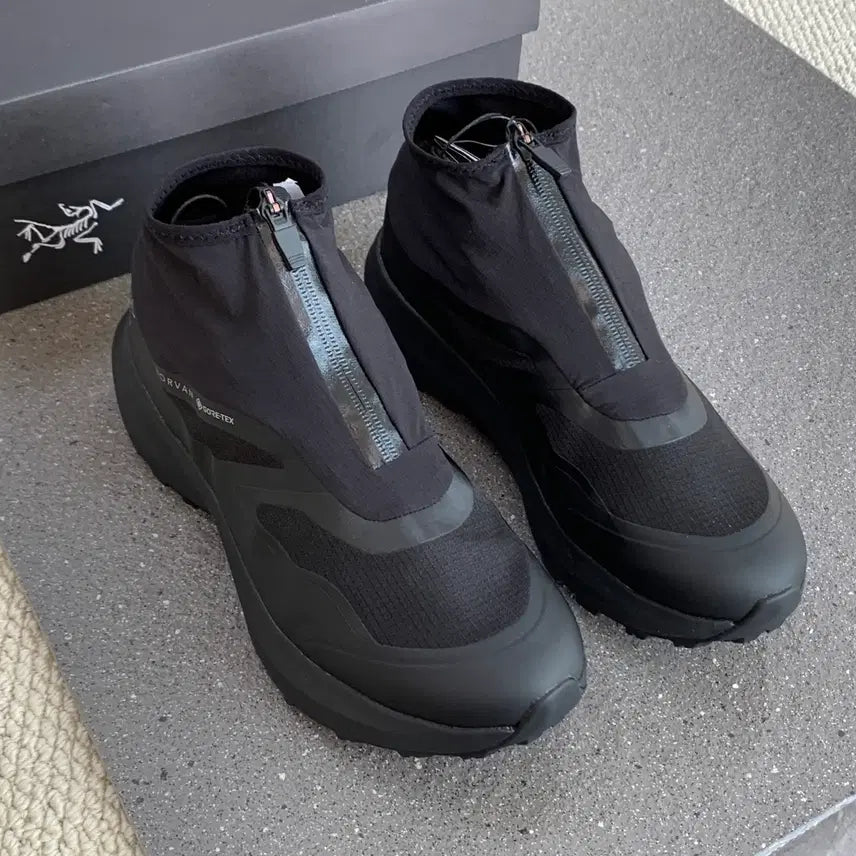 [BUNJANG] Arc'teryx Norvan Waterproof Sneakers / 아크테릭스 검정색 남여공용 방수 스니커즈 노르반 모델