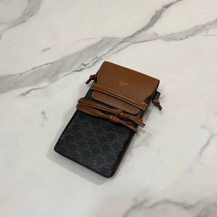 [BUNJANG] Celine Triomphe Canvas Phone Pouch Mini Bag / 셀린느 트리옹프 캔버스 폰 파우치 휴대폰 미니백 10G332CQD04LU