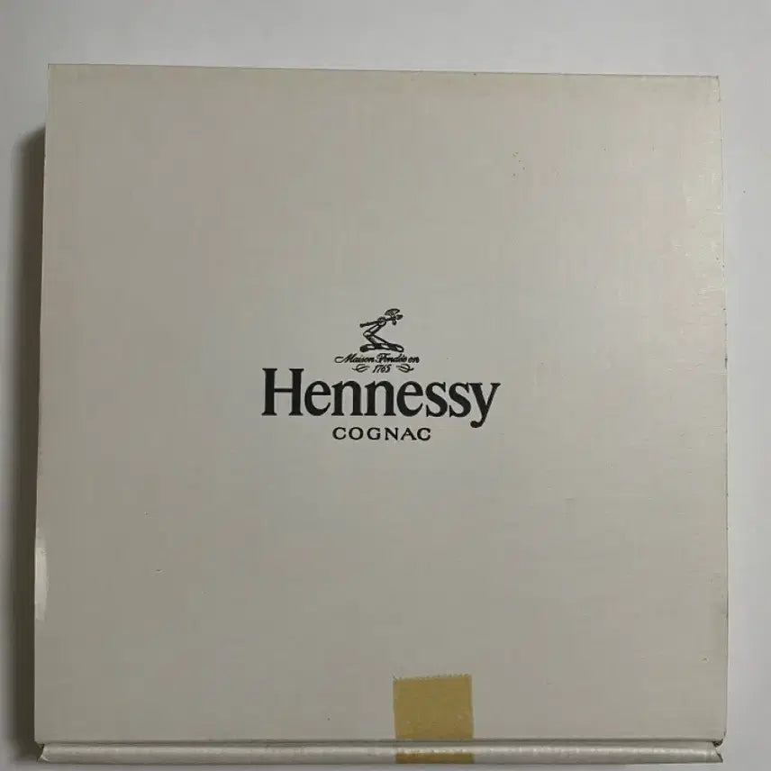 [BUNJANG] Hennessy Accessory Set (Watch, Pins) / 헤네시 굿즈(시계,핀)