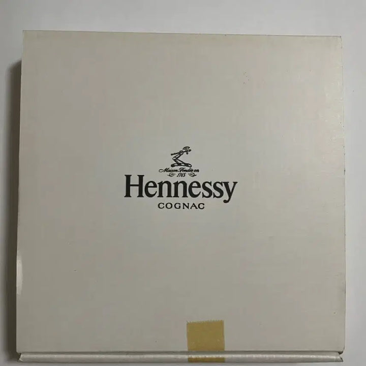 [BUNJANG] Hennessy Accessory Set (Watch, Pins) / 헤네시 굿즈(시계,핀)