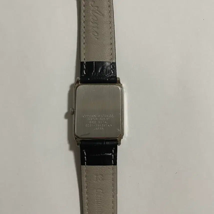 [BUNJANG] Hennessy Accessory Set (Watch, Pins) / 헤네시 굿즈(시계,핀)