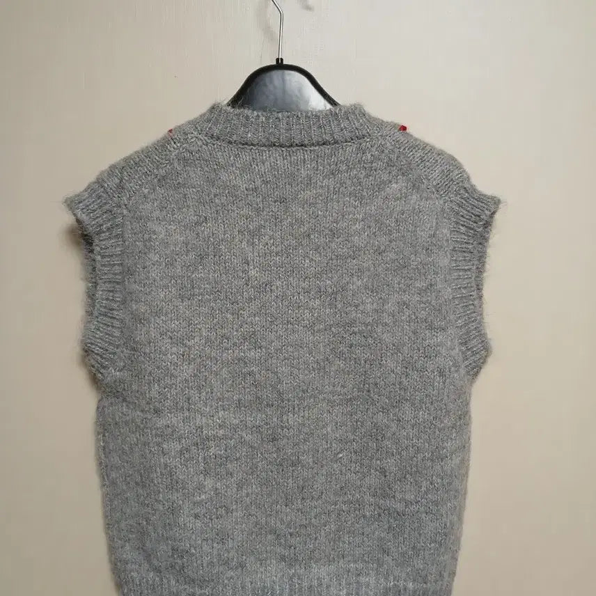 [BUNJANG] Knitted Vest / 자수 니트 조끼