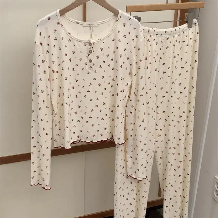 [BUNJANG] Cherry Pattern Long Sleeve Pajama Set / (편안함 최강) 체리 패턴 긴팔 파자마 세트