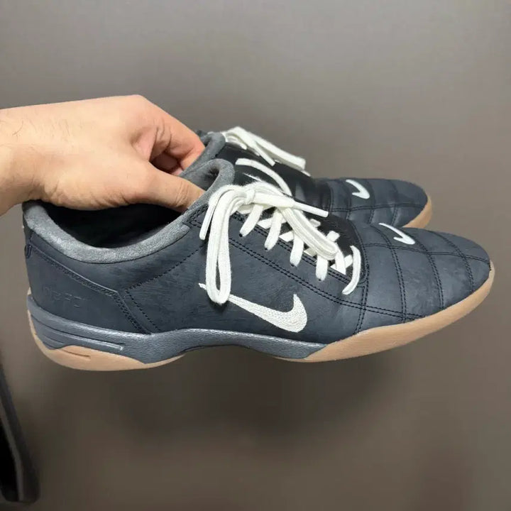 [BUNJANG] Nike Total90 Black Soccer Cleats / (W 300) 나이키 토탈90 블랙