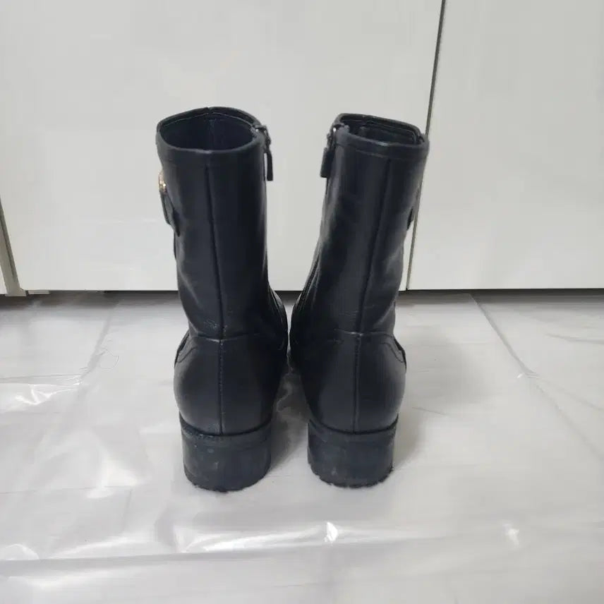 [BUNJANG] Elcanto LCWH95U24C Black Goat Leather Half Boots / 235 엘칸토 여성 기모 하프부츠 LCWH95U24C 블랙 염소가죽