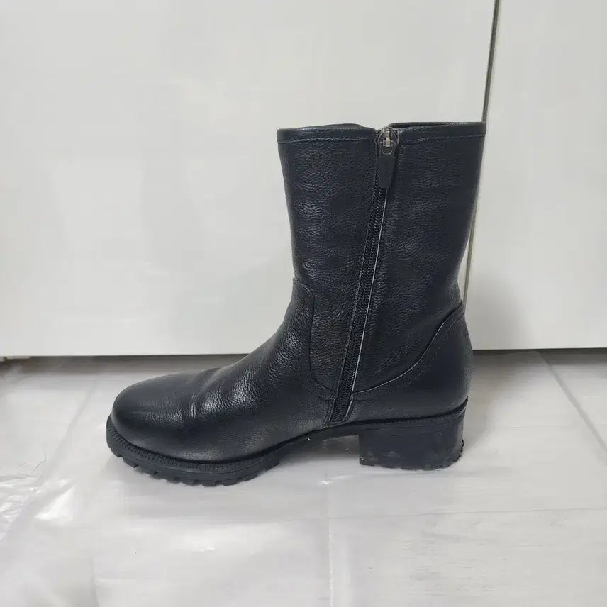 [BUNJANG] Elcanto LCWH95U24C Black Goat Leather Half Boots / 235 엘칸토 여성 기모 하프부츠 LCWH95U24C 블랙 염소가죽