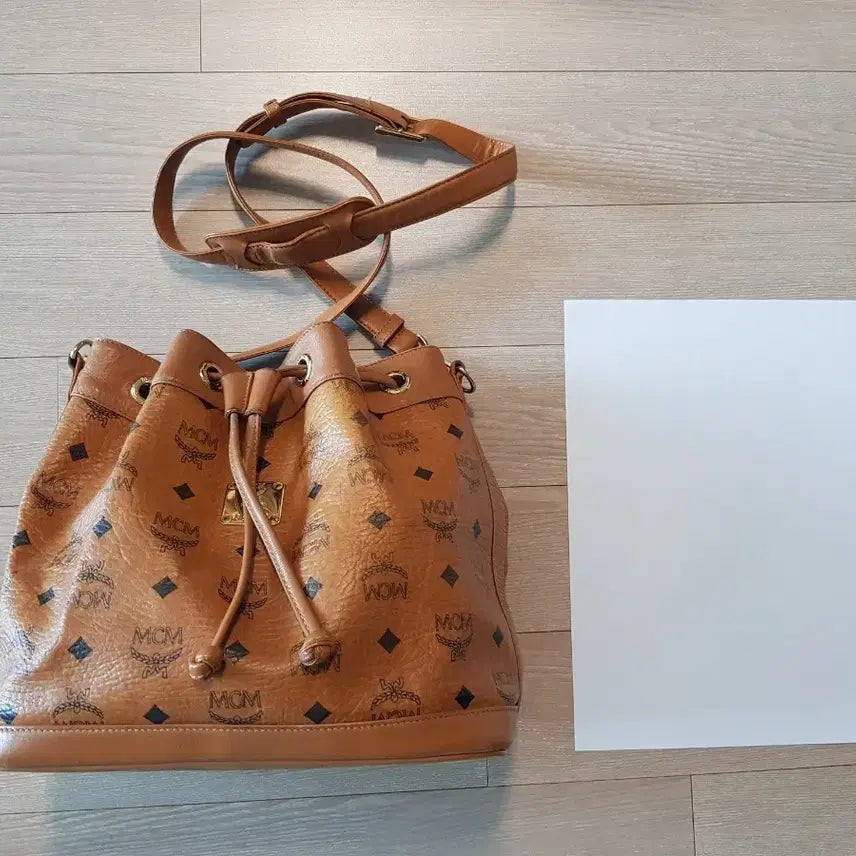 [BUNJANG] MCM Visetos Crossbody Bag / mcm 비세토스 복조리 크로스백