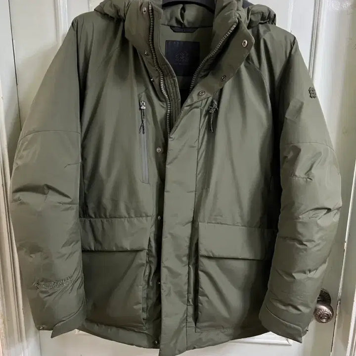 [BUNJANG] Kolon Sport Men's Windstopper Non-Quilted Mid-Length Down Jacket (Grayish Khaki) / (95) 코오롱 스포츠 남성 윈드스토퍼 논퀼팅 중기장 다운 그레이시 카키