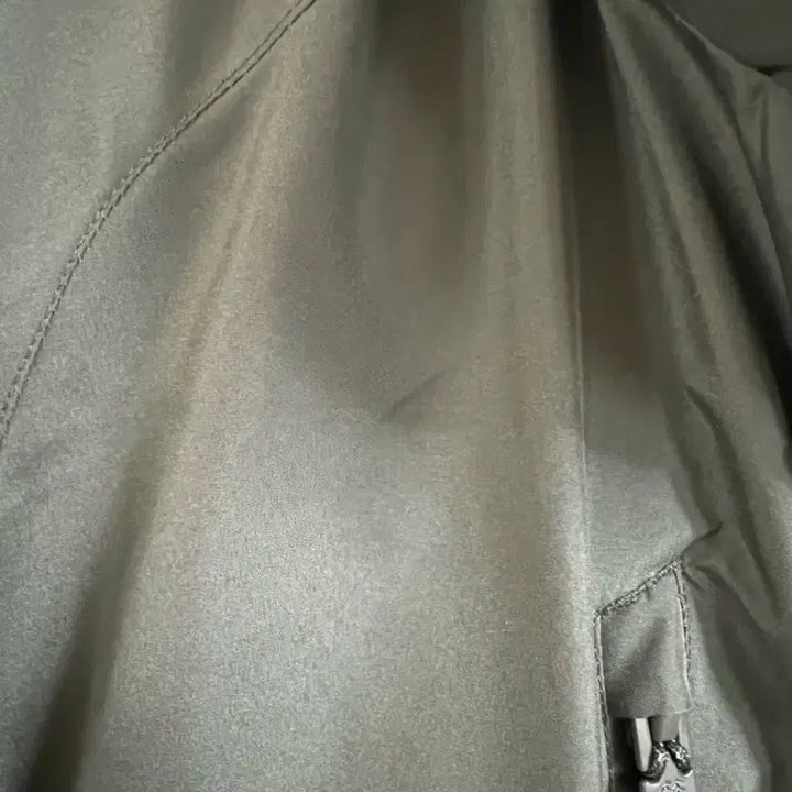 [BUNJANG] Kolon Sport Men's Windstopper Non-Quilted Mid-Length Down Jacket (Grayish Khaki) / (95) 코오롱 스포츠 남성 윈드스토퍼 논퀼팅 중기장 다운 그레이시 카키