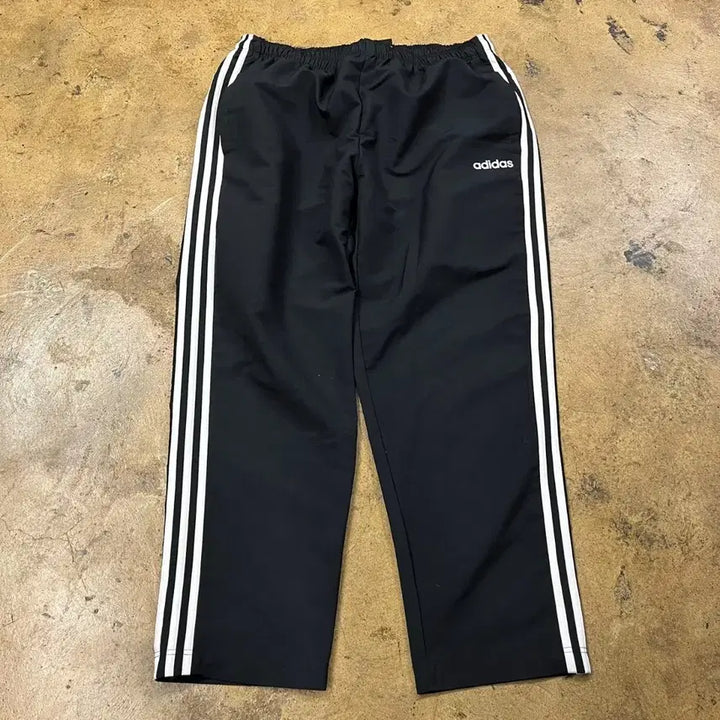 [BUNJANG] Adidas Three-Stripe Training Pants Black / [정품/2XL] 아디다스 삼선 트레이닝 바지 블랙