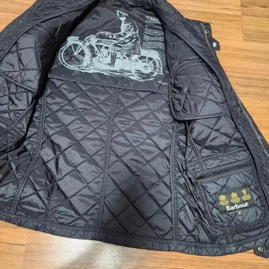 [BUNJANG] Barbour International Quilted Jacket (Black, Size S) / 바버인터내셔널 퀄팅자켓 (블랙, S사이즈)