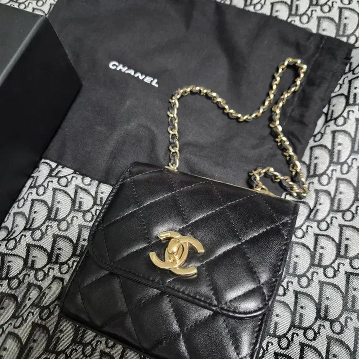 [SOLD OUT] 샤넬 트렌디 CC 미니