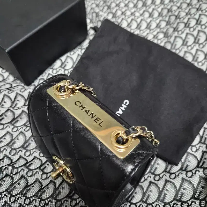 [SOLD OUT] 샤넬 트렌디 CC 미니