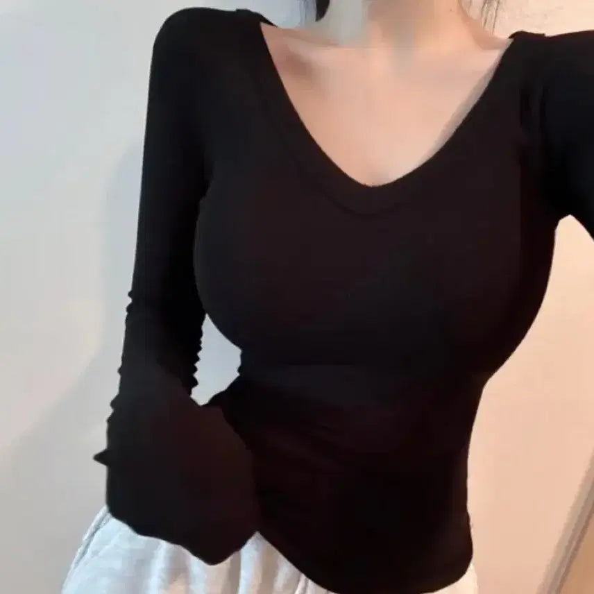 [BUNJANG] Free V-neck Ribbed Long Sleeve Top (Black) / 브이넥 골지 긴팔티 블랙 Free