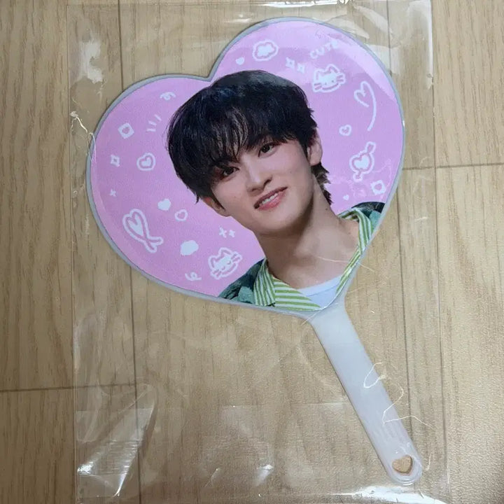 [BUNJANG] NCT Mark Unopened Mini Uchiwa / (미개봉) 마크 미니 우치와 양도