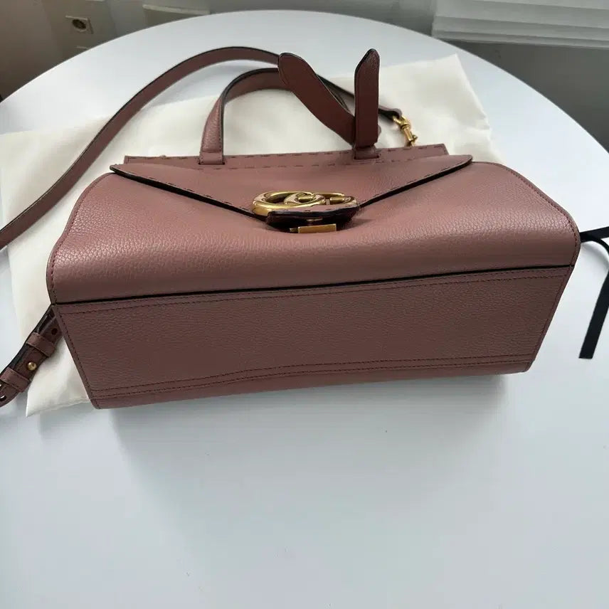 [SOLD OUT] 구찌 GG 마몽 탑 핸들백 핑크 421890