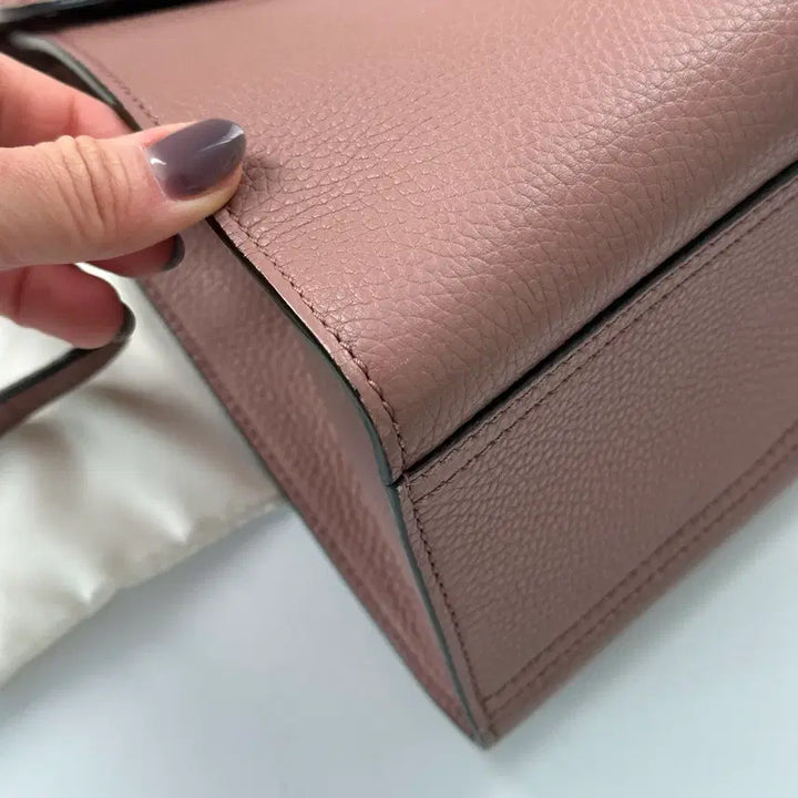 [SOLD OUT] 구찌 GG 마몽 탑 핸들백 핑크 421890