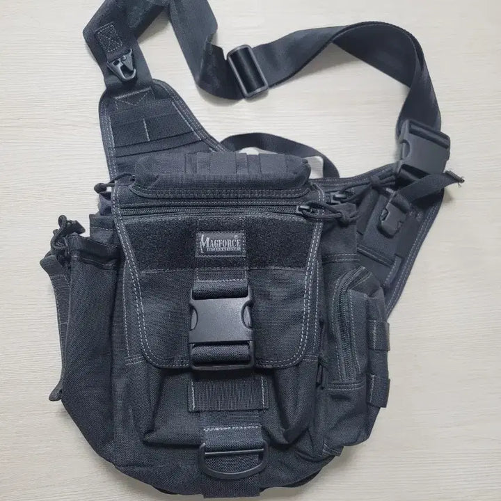 [BUNJANG] Macforce Jumbo Air Heart Sling Bag / 맥포스 점보 에어하트 슬링백