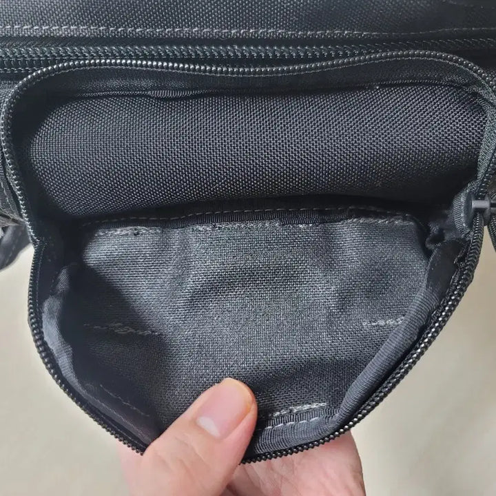 [BUNJANG] Macforce Jumbo Air Heart Sling Bag / 맥포스 점보 에어하트 슬링백