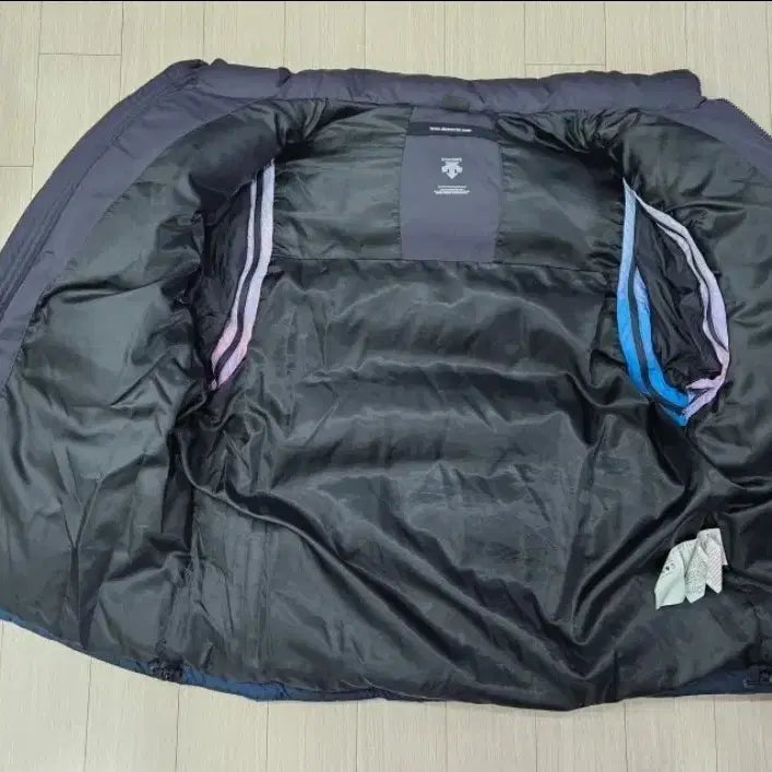[BUNJANG] Descente Mountain Painting Padded Jacket / 데상트 산 그림 패딩