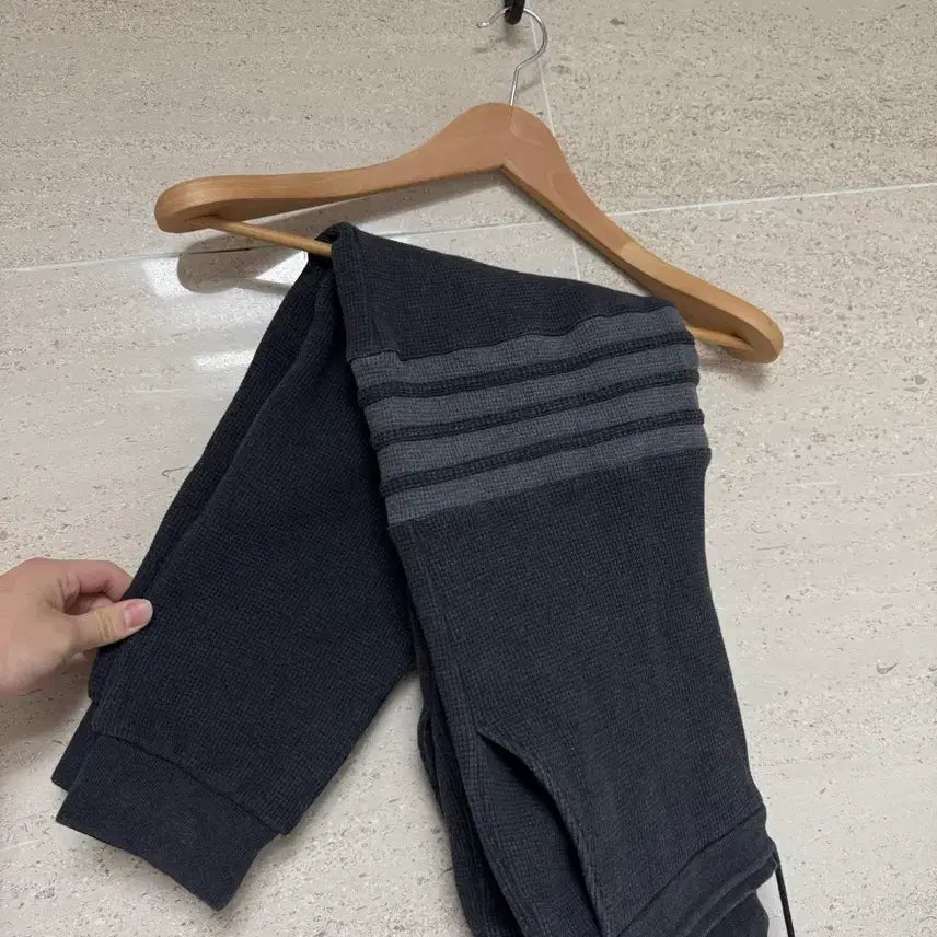 [BUNJANG] Thom Browne Waffle Jogger Pants / 톰브라운 와플 조거팬츠