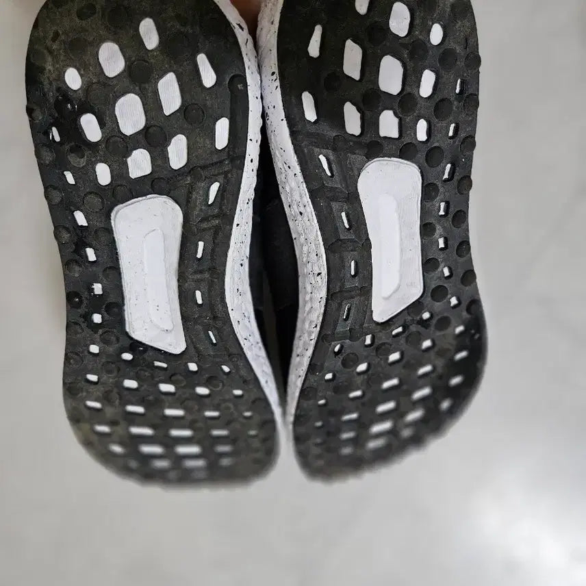 [BUNJANG] RYN Black Slip-on Sneakers 255 / RYN 린 블랙 슬립온 운동화 255