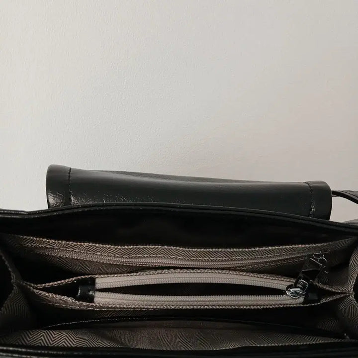 [BUNJANG] Black Enamel Shoulder Bag / 블랙 에나멜 숄더백