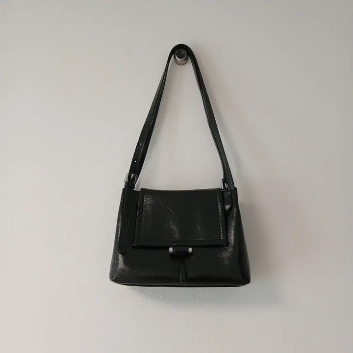 [BUNJANG] Black Enamel Shoulder Bag / 블랙 에나멜 숄더백