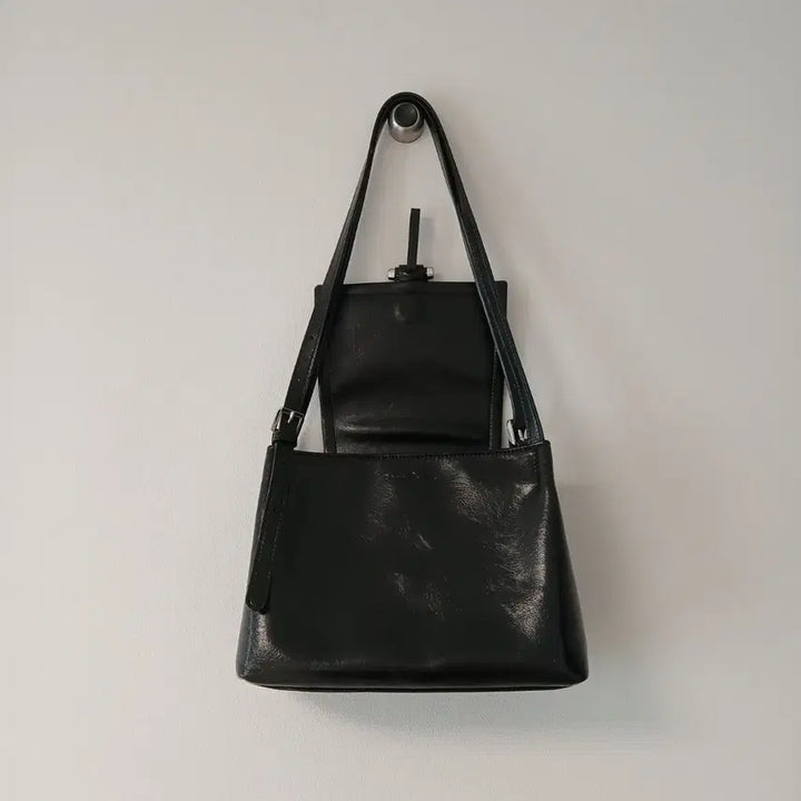 [BUNJANG] Black Enamel Shoulder Bag / 블랙 에나멜 숄더백