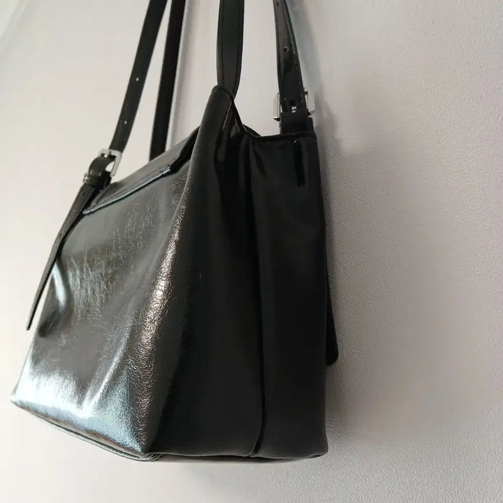 [BUNJANG] Black Enamel Shoulder Bag / 블랙 에나멜 숄더백