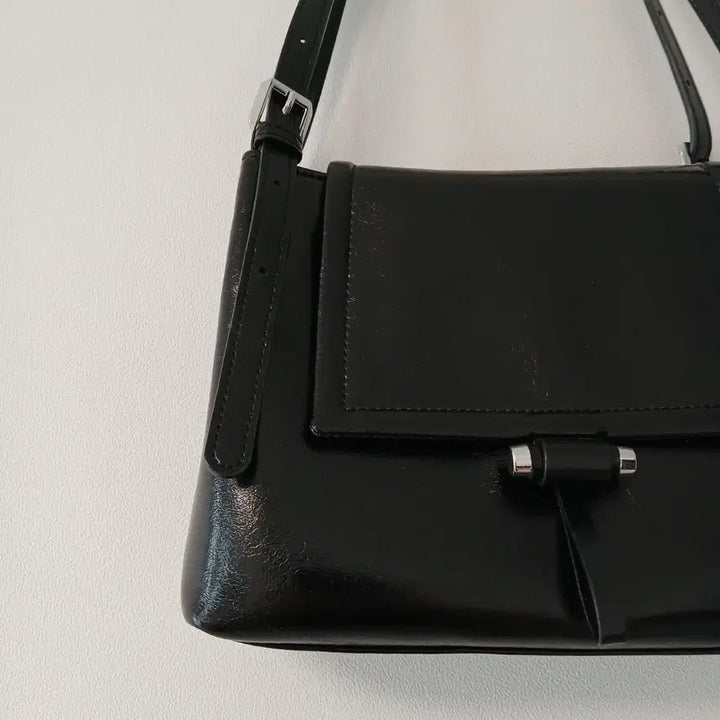 [BUNJANG] Black Enamel Shoulder Bag / 블랙 에나멜 숄더백