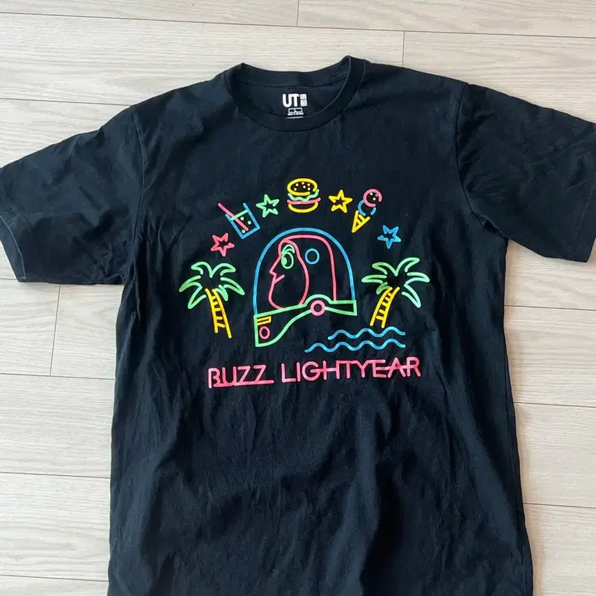 [BUNJANG] Uniqlo Buzz Lightyear T-shirt / 유니클로 UT 버즈 라이트이어 반팔 티셔츠 블랙