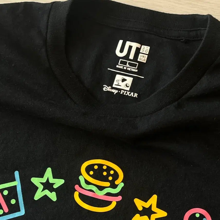 [BUNJANG] Uniqlo Buzz Lightyear T-shirt / 유니클로 UT 버즈 라이트이어 반팔 티셔츠 블랙