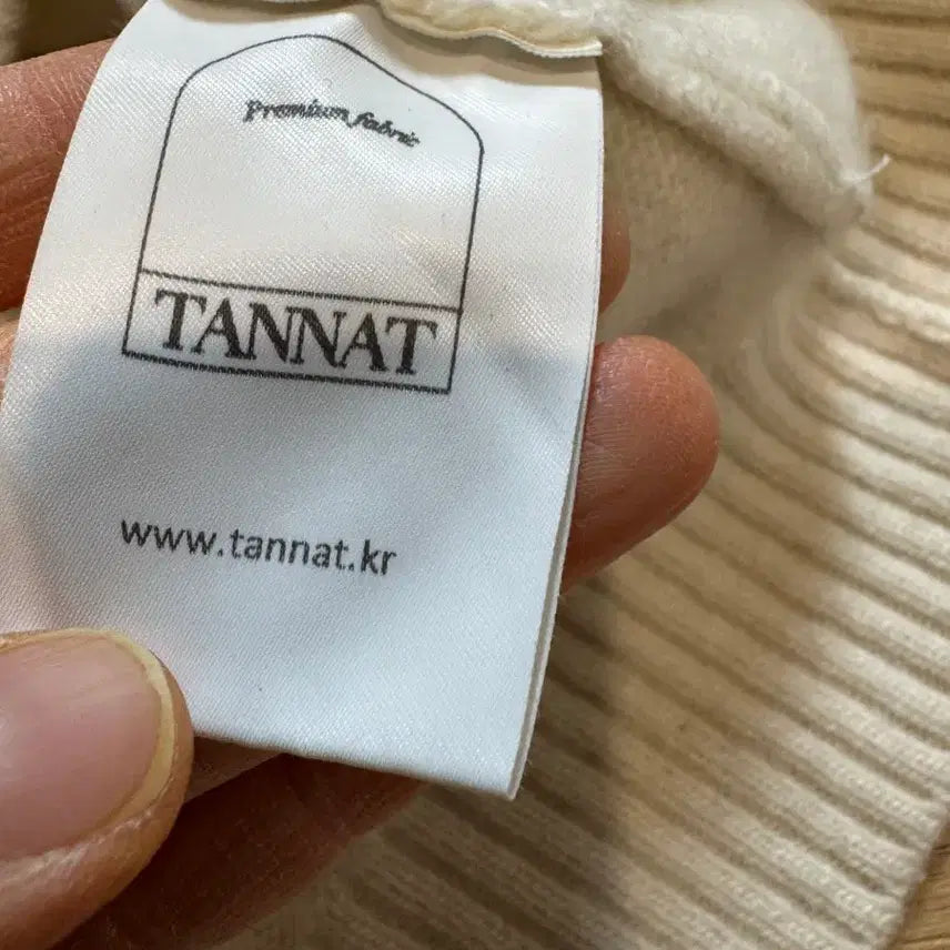 [BUNJANG] Tannat V-Neck Knit / tannat 타낫 브이넥 니트