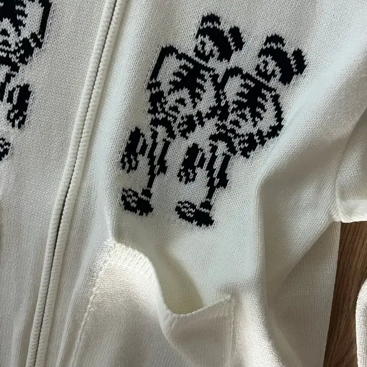 [BUNJANG] Nice Ghost Club Dancing Skeletons Zip Polo Knit_White Zip-up / 나이스고스트클럽 니트집업