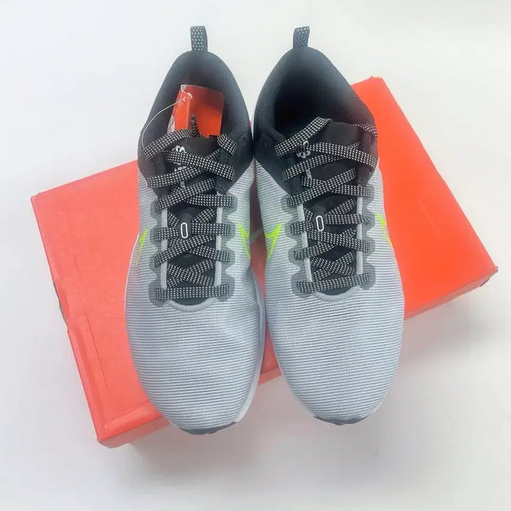 [BUNJANG] Nike Downshifter 12 Gray Running Shoes / [255] 나이키 다운시프터 12 국내 매장판 운동화 DD9293-011