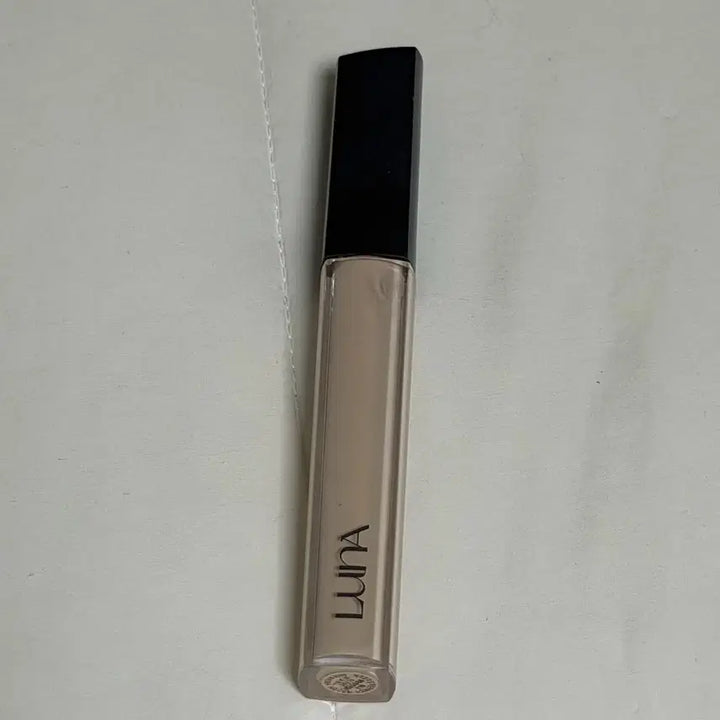 [BUNJANG] Luna Long Lasting Tip Concealer Porcelain / 루나 롱래스팅 팁 컨실러 0.5 포슬린