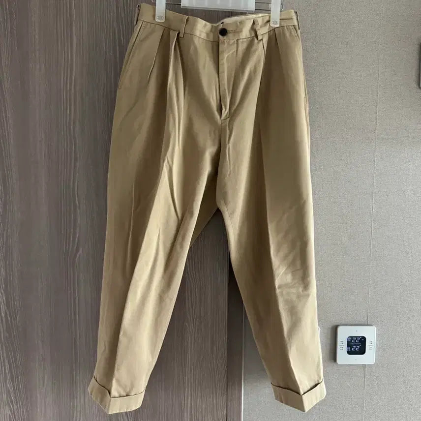 [BUNJANG] BIG UNION Two-Tuck Ankle Fit Chino Pants / [BIG UNION] 빅유니온 투턱 앵클핏 치노 팬츠 (L)