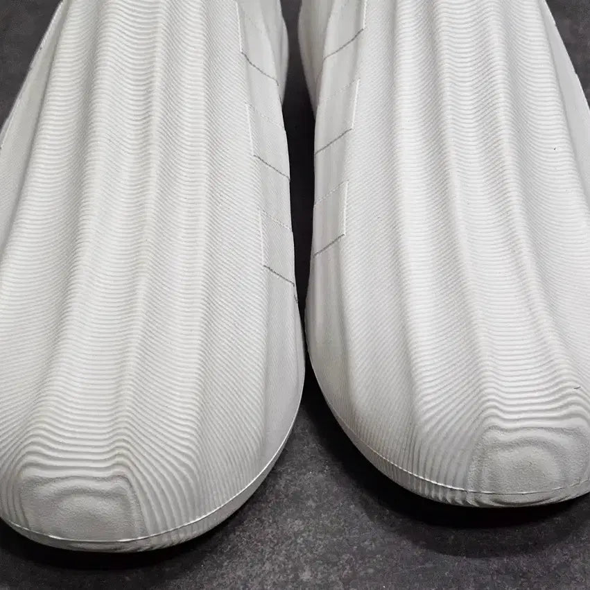 [BUNJANG] Adidas Adiform Superstar Sneakers / 아디다스 아디폼 슈퍼스타 235