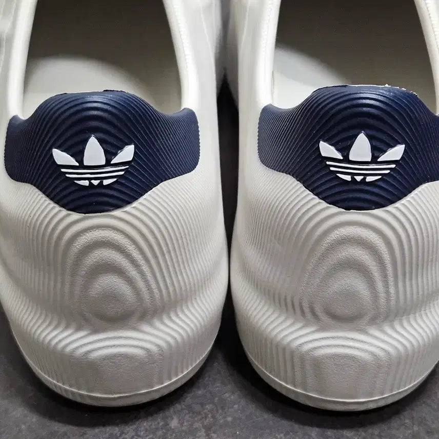 [BUNJANG] Adidas Adiform Superstar Sneakers / 아디다스 아디폼 슈퍼스타 235