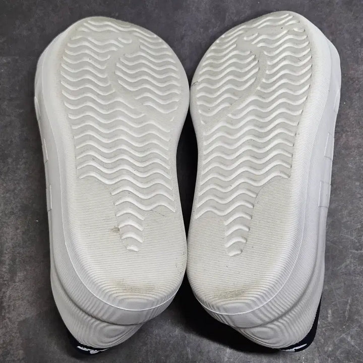 [BUNJANG] Adidas Adiform Superstar Sneakers / 아디다스 아디폼 슈퍼스타 235