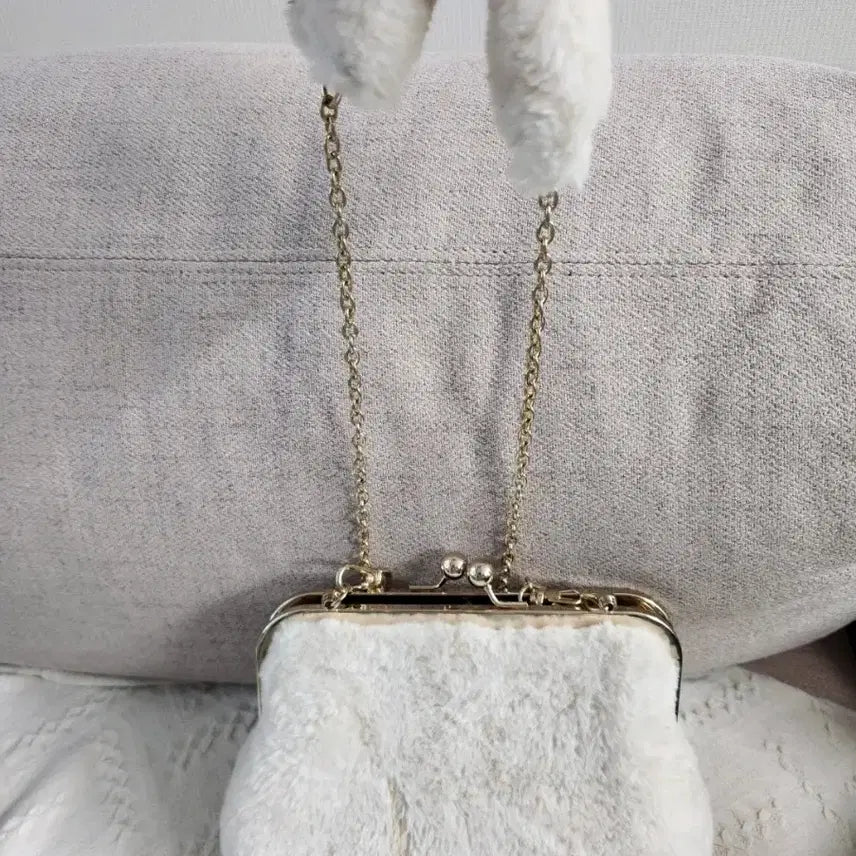 [BUNJANG] Shoulder Bag / 아이보리 퍼 숄더백