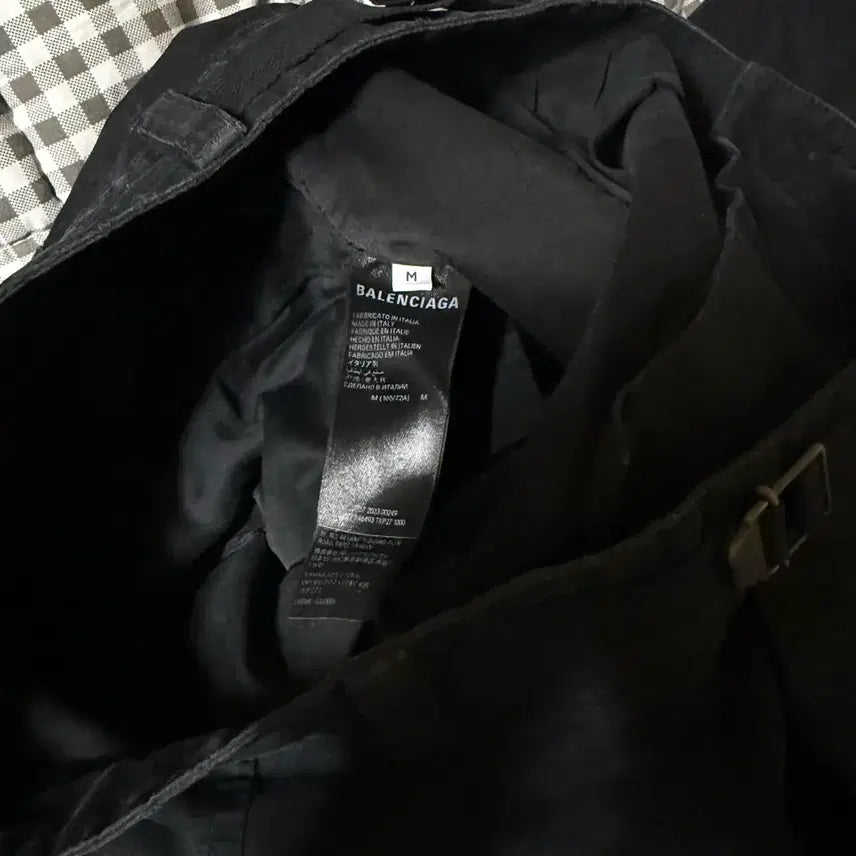[BUNJANG] Balenciaga Destroyed Ripstop Large Cargo Pants / [M] 발렌시아가 디스트로이드 립스탑 라지 카고 팬츠