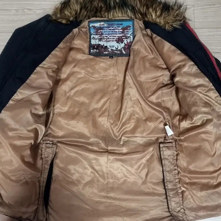 [BUNJANG] DSQUARED2 Hooded Fur Padded Jacket / DSQUARED2 퍼 후드 패딩 블랙(50)
