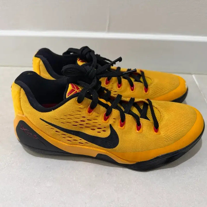 [BUNJANG] Nike Kobe 9 Bruce Lee Colorway Sneakers / 나이키 코비 9 브루스 리 컬러 255